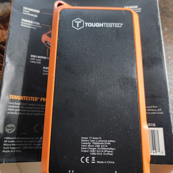 Tough Tested Solar Dual USB 10,000mAh Battery PackBattery Pack - Picture 4 of 7